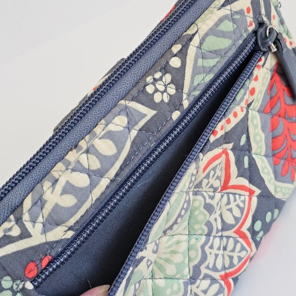 Vera Bradley Quilted Floral Wallet Zip Around Clutch Turn Lock Gray Paisley - Picture 4 of 9